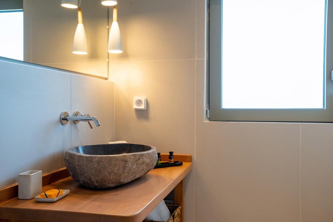 Thea Beachfront Suites In Lourdas Beach Λουρδάτα Εξωτερικό φωτογραφία